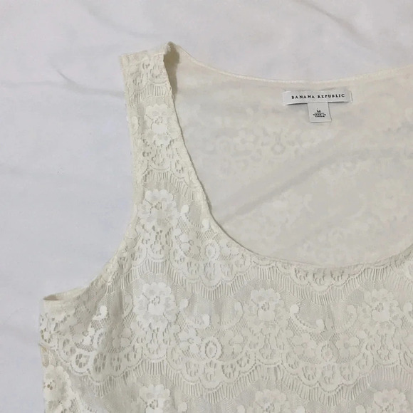 Banana Republic Lace Shell Tank, Color Creme Size M - Picture 4 of 11